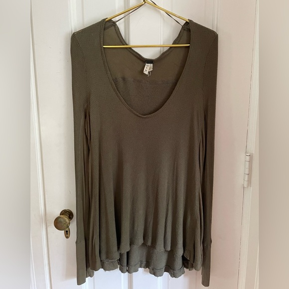 We The Free Womens Olive Green Waffle Knit Long Sleeve Top Size M V Neck - Picture 1 of 8